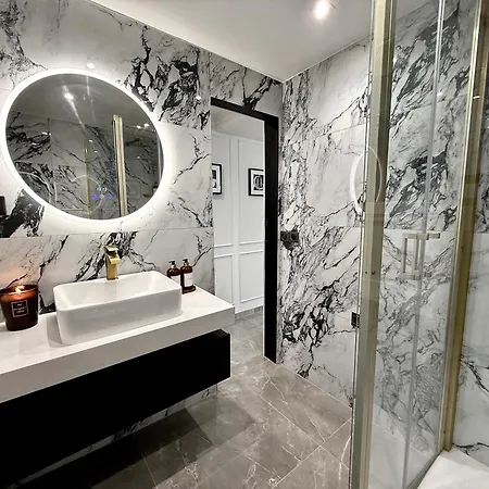 Auguste Comte - Avec Balcon - Coeur De *