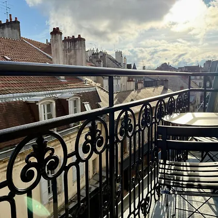 아파트 Auguste Comte - Avec Balcon - Coeur De *