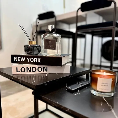 Auguste Comte - Avec Balcon - Coeur De 디종