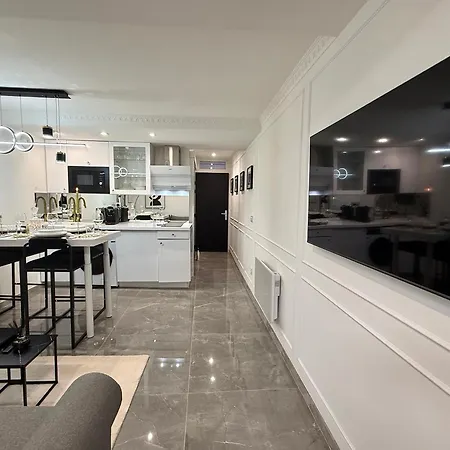 Auguste Comte - Avec Balcon - Coeur De 아파트 *