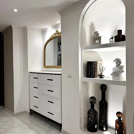 Appartement Auguste Comte - Avec Balcon - Coeur De