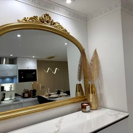 Apartment Auguste Comte - Avec Balcon - Coeur De Dijon