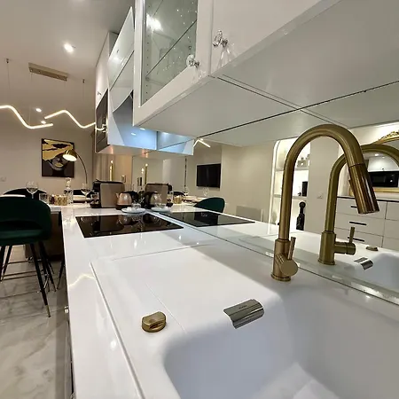 아파트 Auguste Comte - Avec Balcon - Coeur De *