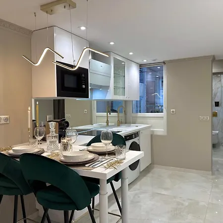 Auguste Comte - Avec Balcon - Coeur De Apartment *