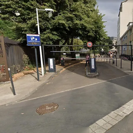 Apartment Auguste Comte - Avec Balcon - Coeur De *