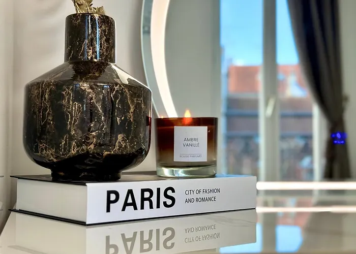 Auguste Comte - Avec Balcon - Coeur De アパート