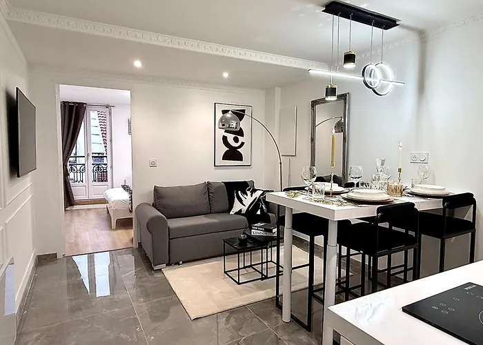 Auguste Comte - Avec Balcon - Coeur De *