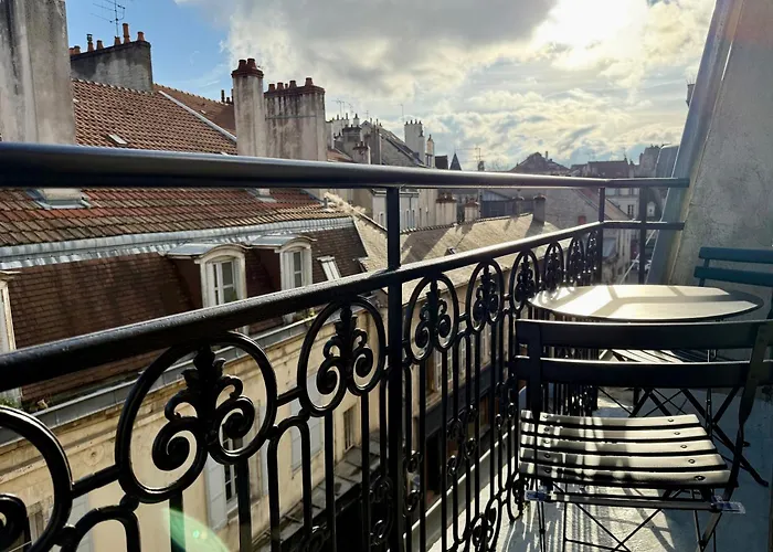 アパート Auguste Comte - Avec Balcon - Coeur De *