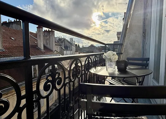 아파트 Auguste Comte - Avec Balcon - Coeur De