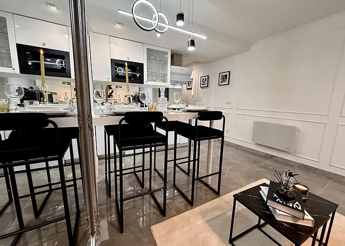 Auguste Comte - Avec Balcon - Coeur De *