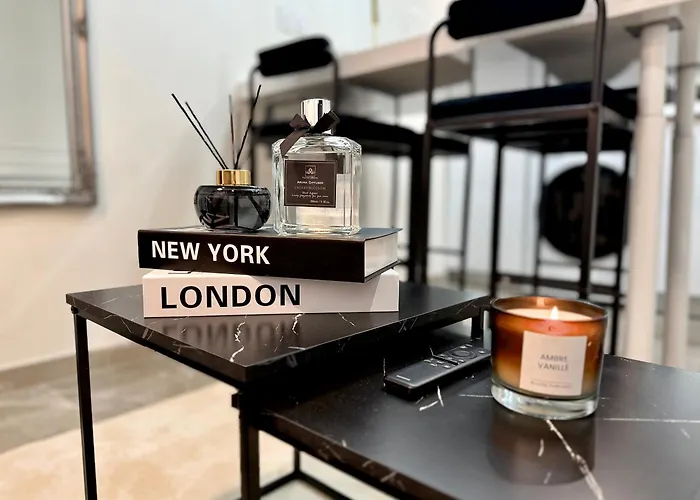 Auguste Comte - Avec Balcon - Coeur De 디종