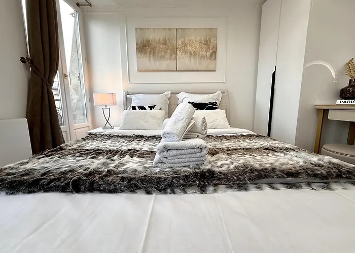 Auguste Comte - Avec Balcon - Coeur De アパート