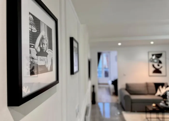 Auguste Comte - Avec Balcon - Coeur De *