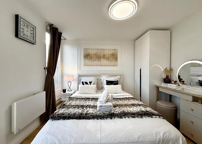 Auguste Comte - Avec Balcon - Coeur De アパート