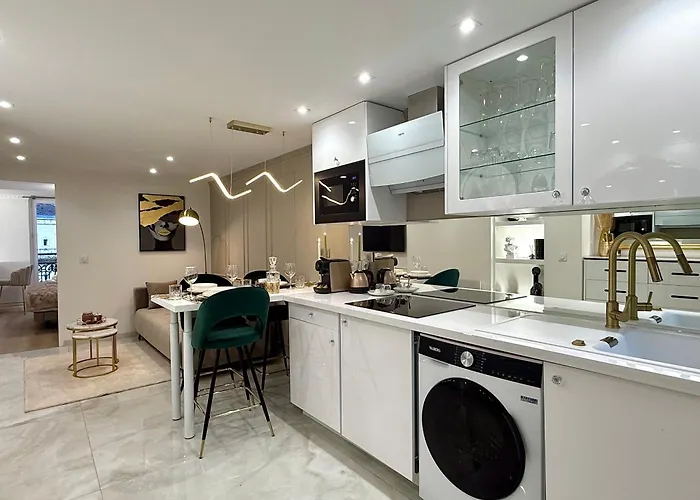 Auguste Comte - Avec Balcon - Coeur De アパート