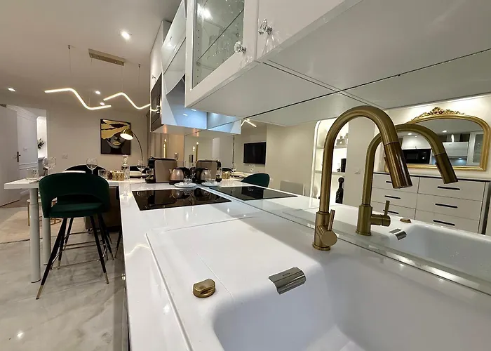 アパート Auguste Comte - Avec Balcon - Coeur De *