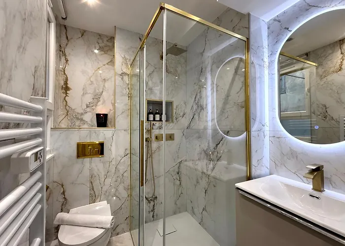 Auguste Comte - Avec Balcon - Coeur De アパート