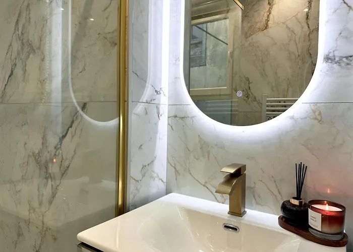 Auguste Comte - Avec Balcon - Coeur De ディジョン